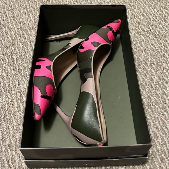 Valentino Pointed Toe Pump. The Color is Camouflage Green w/ a Neon Pink. - Picture 7 of 7